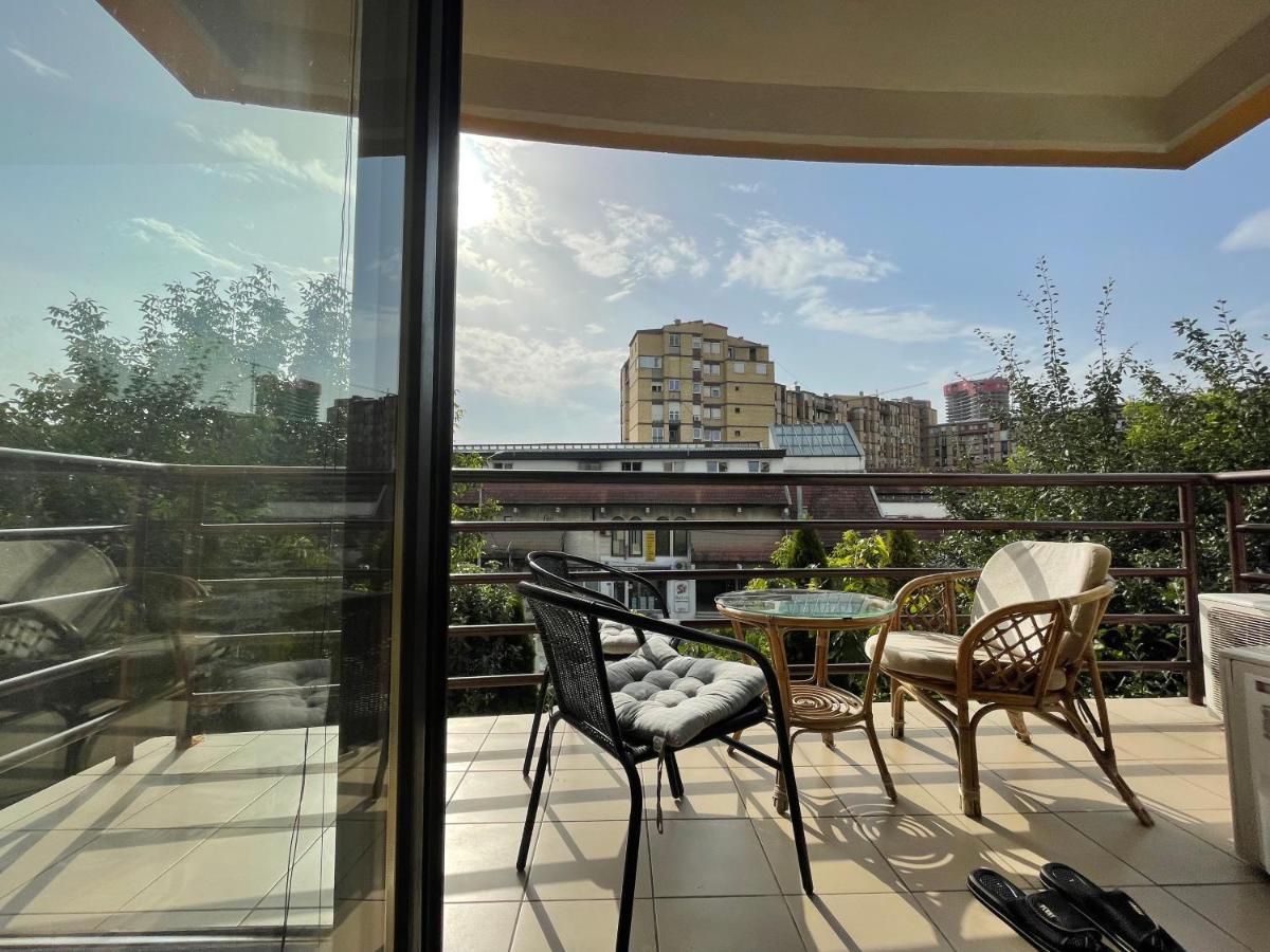 Huge Apartment With A Garden In The City Center Pristina Exterior foto