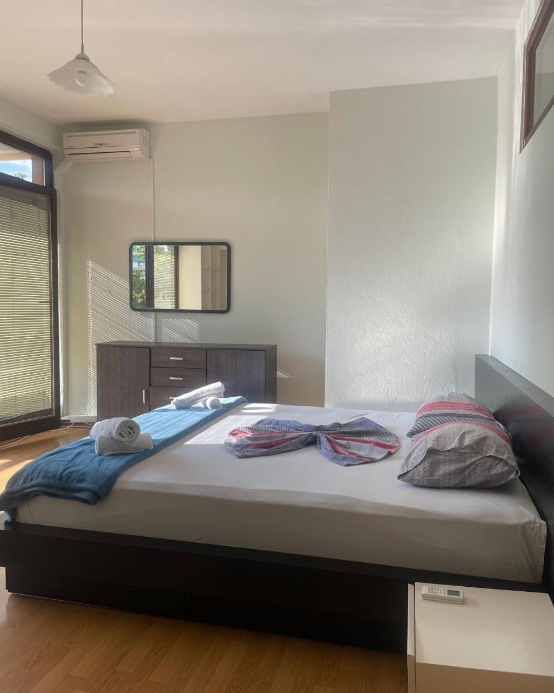 Huge Apartment With A Garden In The City Center Pristina Exterior foto